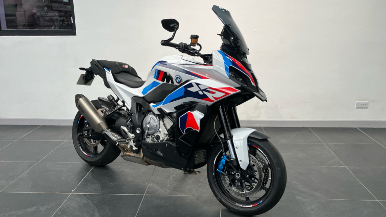 BMW M1000XR (24MY)